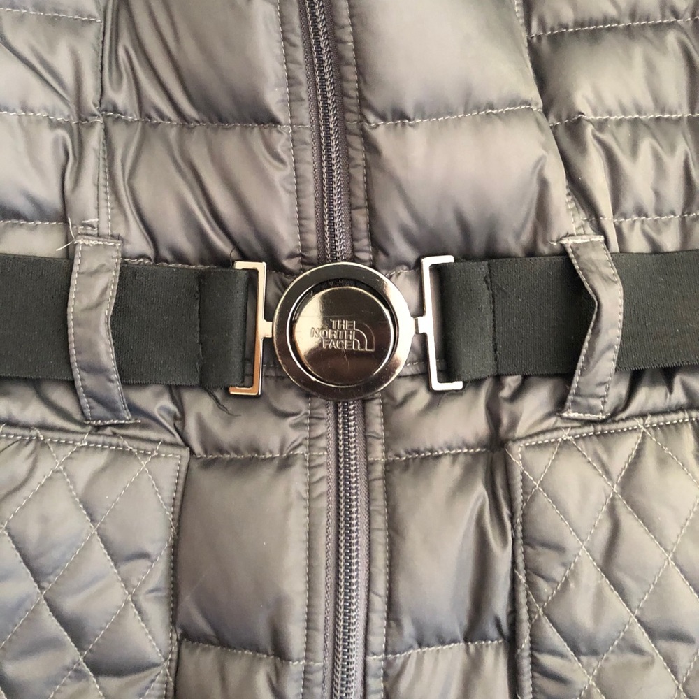 NORTH FACE WINTER COAT W HOOD! - Picture 3 of 7